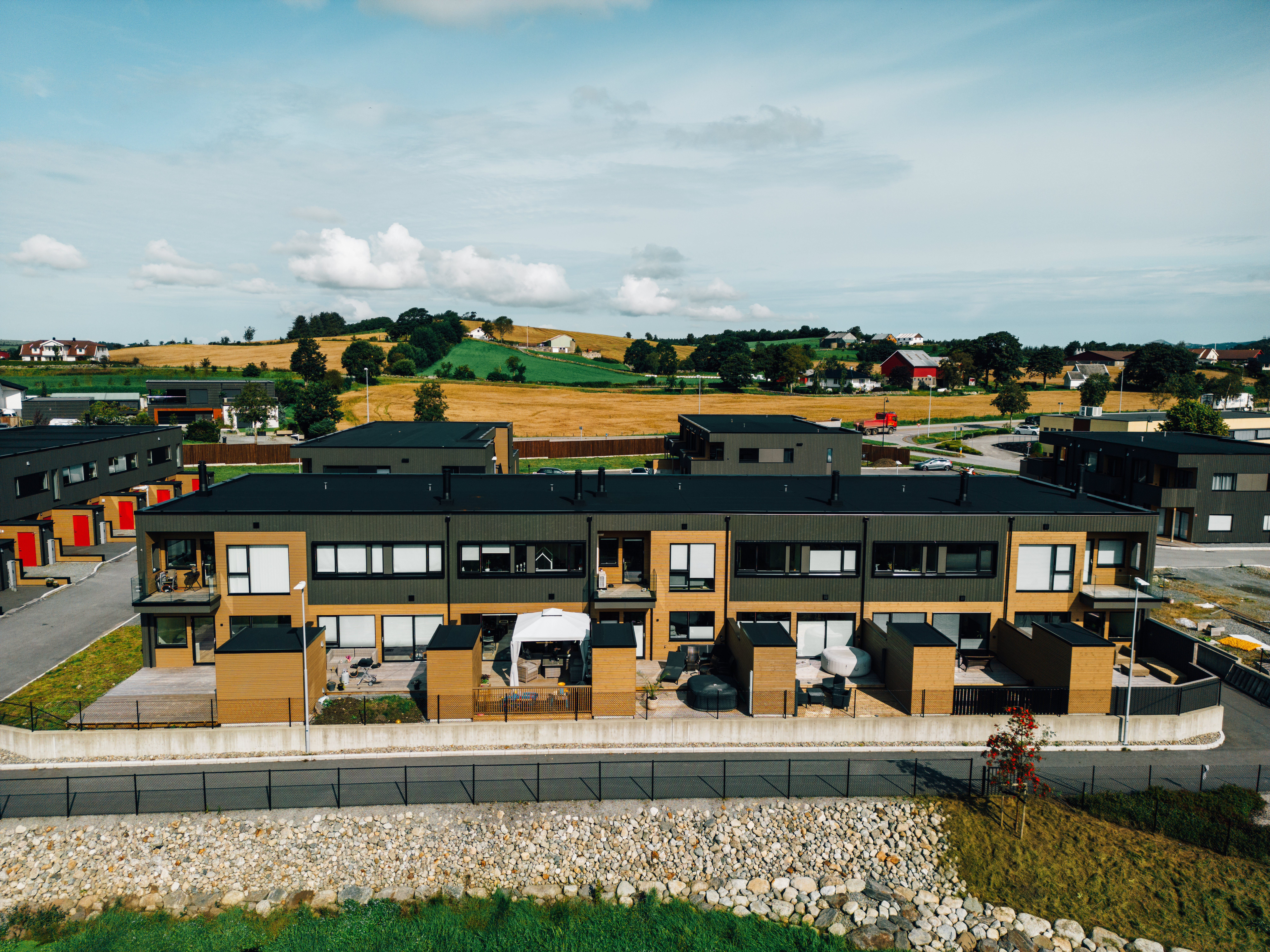 20230824_1144_Orstadhagen_StoltBolig_DJI_0210_FabelMedia